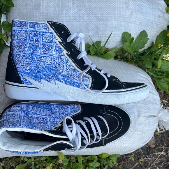 Vans Sk8-Hi blue/ black lightning bolt. US Mens size 13 - Picture 1 of 3
